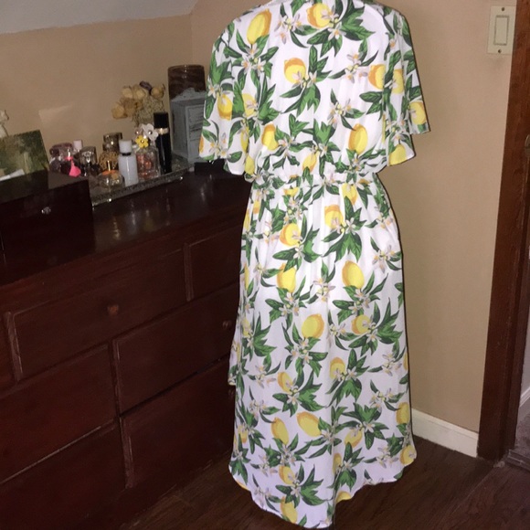 Fresh Lemon 🍋 Faux Wrap Dress - Picture 4 of 8